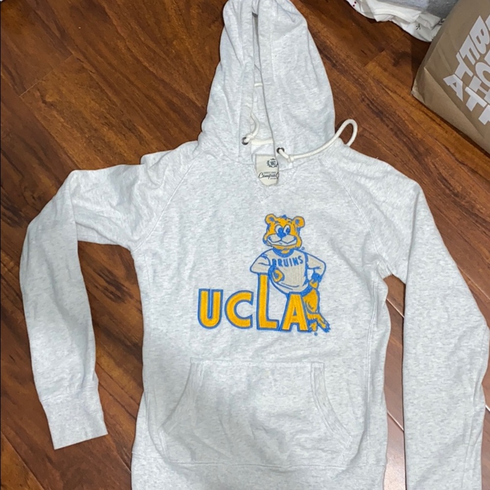 UCLA Bruins women’s hoodie size S